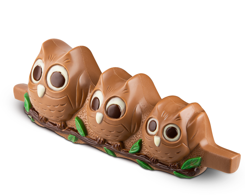 Eulen-Familie auf Ast